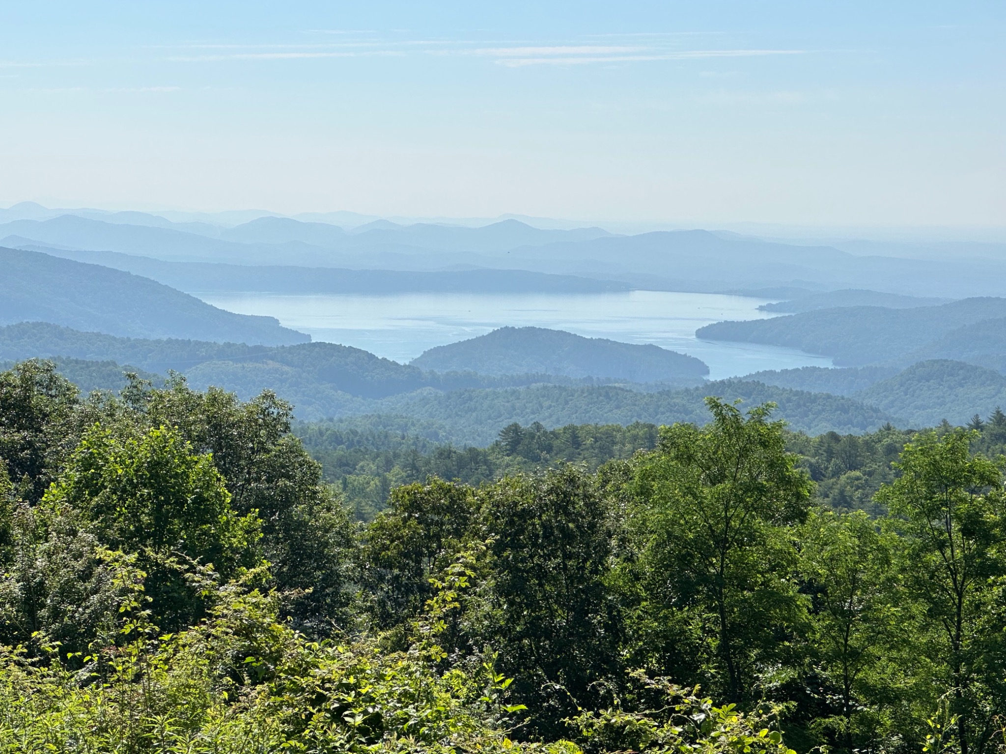 Lake Jocassee over look - south of Upper White Water Falls - Hikers Heaven:  Falls, Lakes,  Rivers, and Beaches - Sapphire