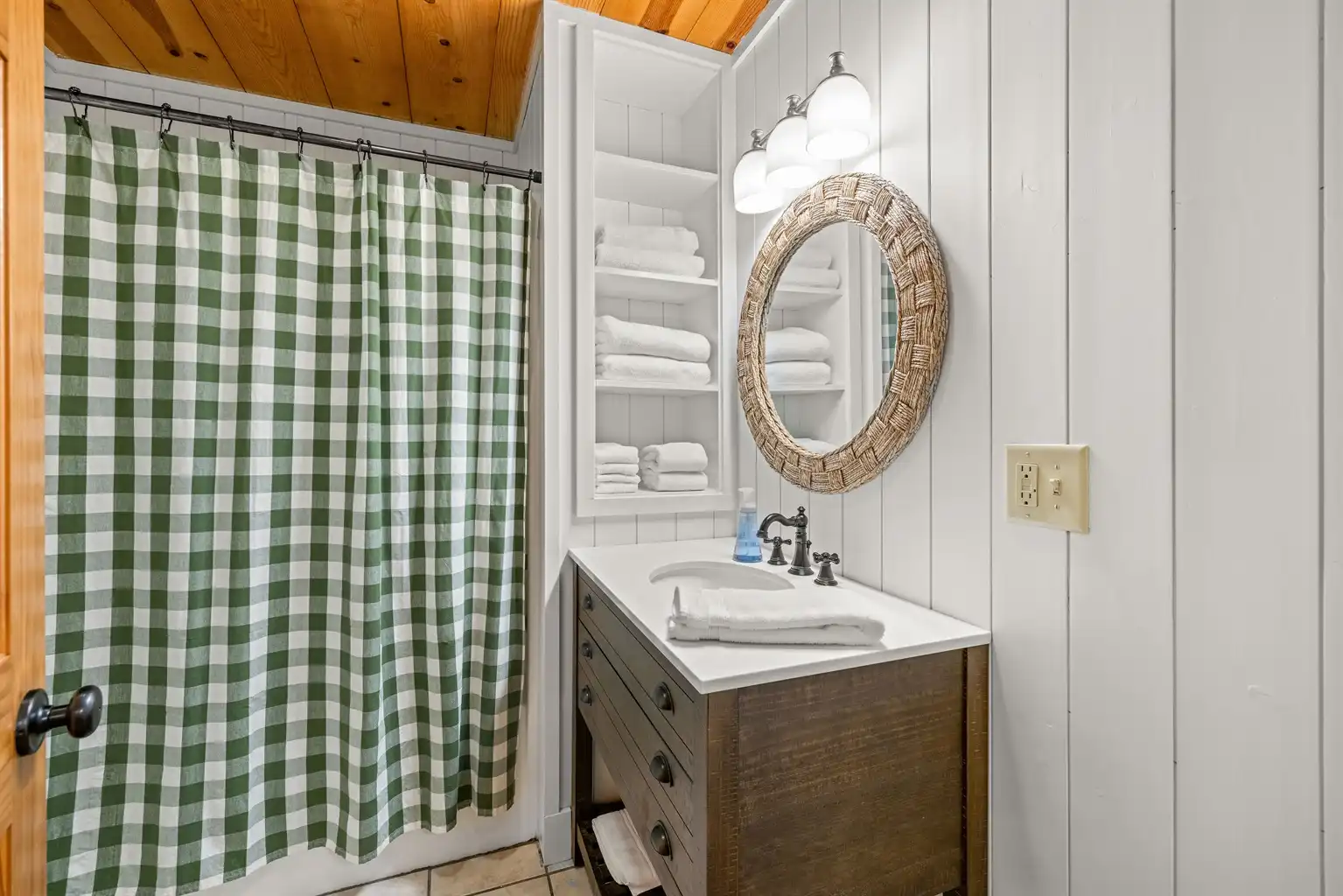 Primary EnSuite Bath! Primary EnSuite Bath! - Camp Fox Trot - Clayton