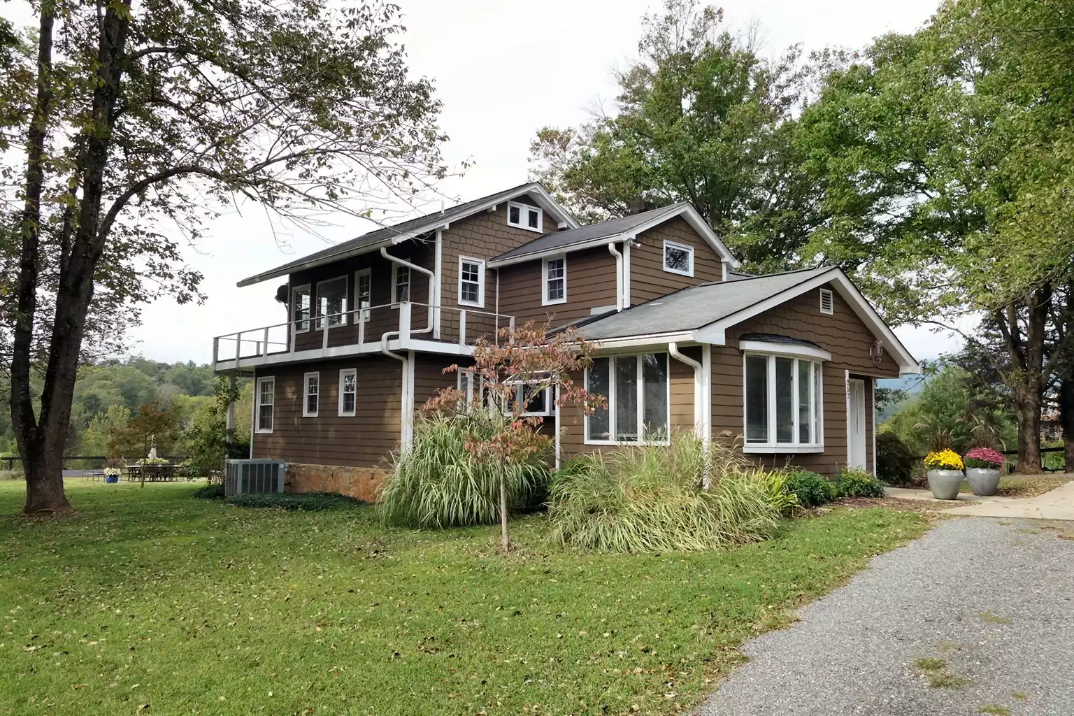 Another angle of the house - Echo Valley Farms - Stanardsville