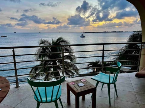 Encanto- 2 Bedroom Beachfront Condo - Simpson Bay!