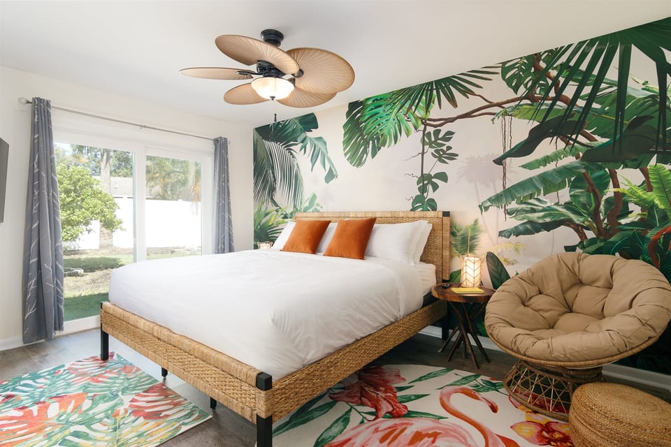Welcome to Flamingo Bay, your peaceful Floridian escape in the heart of Tampa Bay.