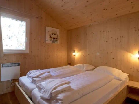 #4 mit IR-Sauna & Sprudelwanne innen
