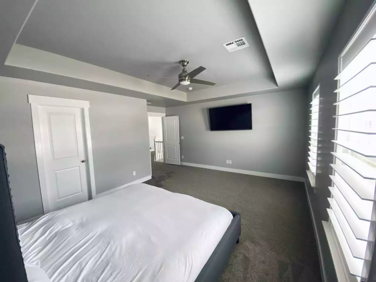 new-beautiful-saratoga-springs-home-with-huge-yard/