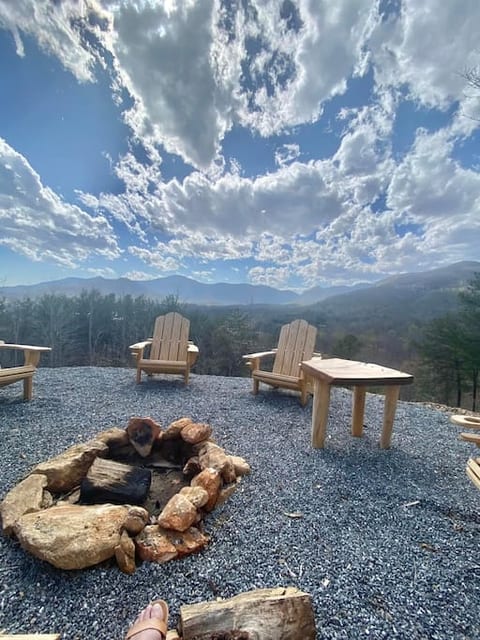 Newski's Mountaintop Lodge, Lake Lure