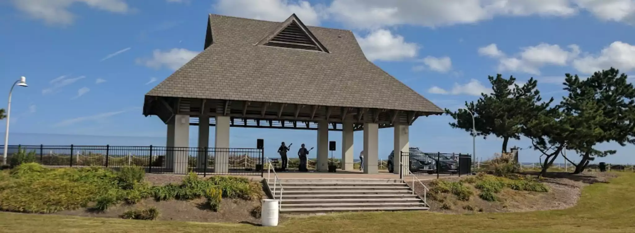 Pavilion with live music Pavilion with live music - Ocean View - Norfolk