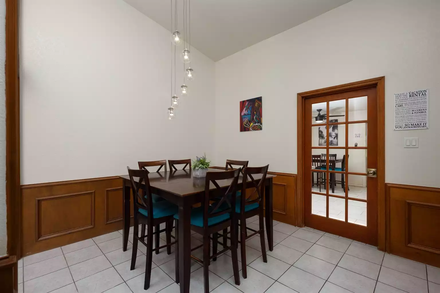 Dinning Table - seats 6 - Vista Verde 102 - Brownsville