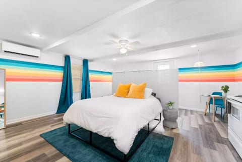 MOD-POD - 1bd / 1 bath