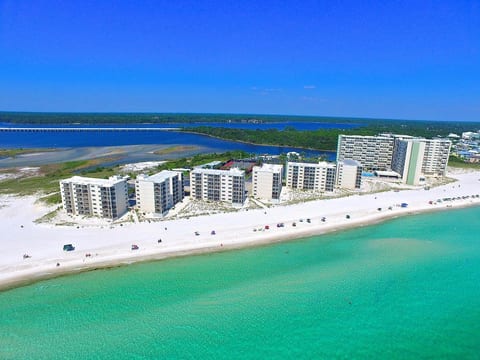 Gulf in front/Lake behind property