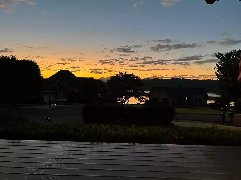 Beautiful sunrises! Beautiful sunrises! - Lake Views in Tellico Village! Golf*Hike*Boat*Rest - Loudon