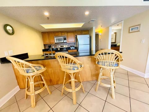 HOLIDAY VILLAS III- 605