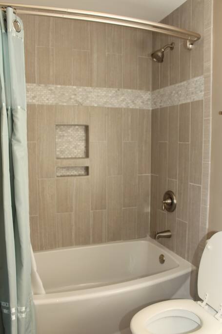 Guest Suite Bathroom - Camm’s Lakeside Retreat (close to Charlotte) - Belmont