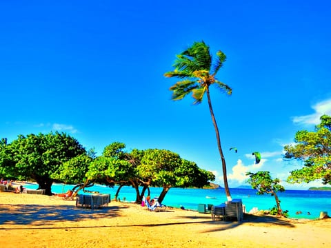 5 min slow walk to Sapphire Beach