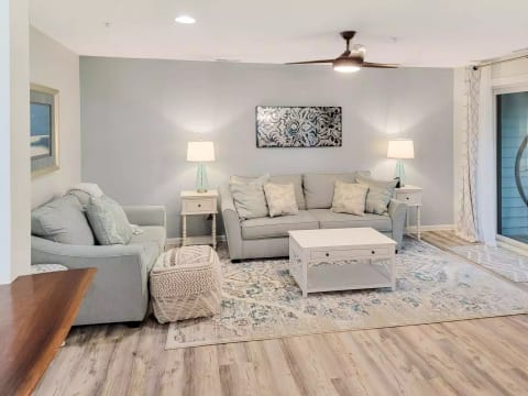 Dew Be Salty- Lux Pond View beach condo w/ Pool