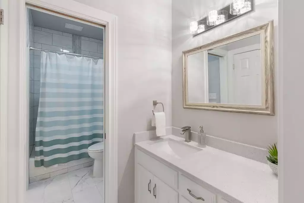 Jack and Jill bathroom connect bedroom #3 and #4. Bathroom #4 Jack & Jill Jack and Jill bathroom connect bedroom #3 and #4. Bathroom #4 Jack & Jill - Main House at Whispering Oaks Estate - Dripping Springs