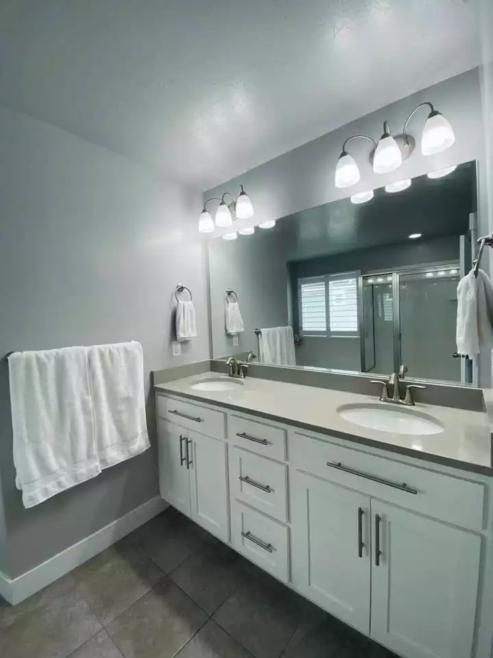 new-beautiful-saratoga-springs-home-with-huge-yard/