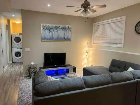 Cushy 2-Bedroom suite with parking on property