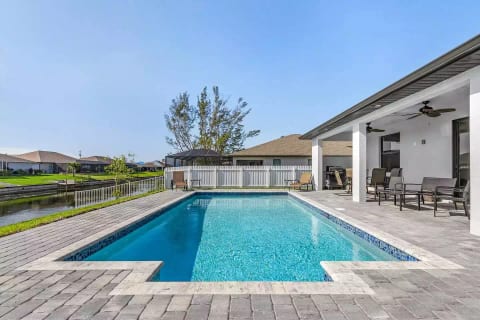 Heated, saltwater, south facing pool