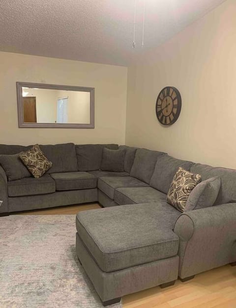 Quiet Family Friendly Home - Garage & Office