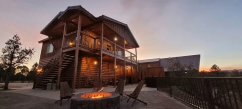 The Overlook casita was absolutely perfect for our family of 4! The decor and finishings are so well done, it’s just a great place to stay! The patio area, fire pit seats, hot tub and views are just over the top! -Kimberly B.