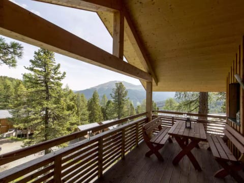 # 6 mit IR-Sauna und Sprudelwanne Innen