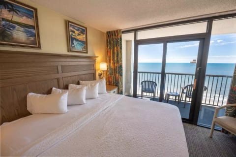 View the Ocean from the Main Bedroom!