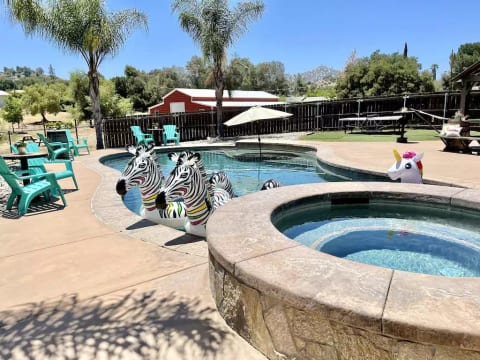 Red Barn Ranch- Luxury Retreat & Farm Stay