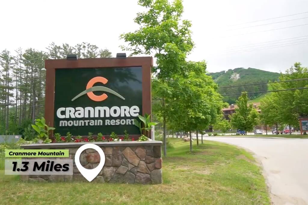 Cranmore Mountain 1.3 Miles from the House. - Spacious 5 Bed rooms vacation house in N.Conway. - North Conway