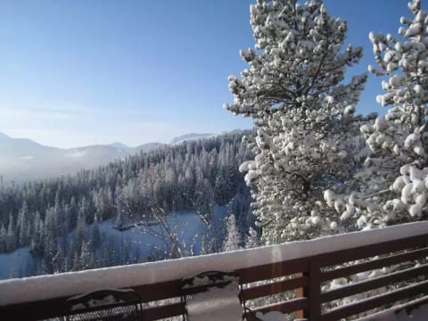 Bluebird morning, will you be making first tracks?