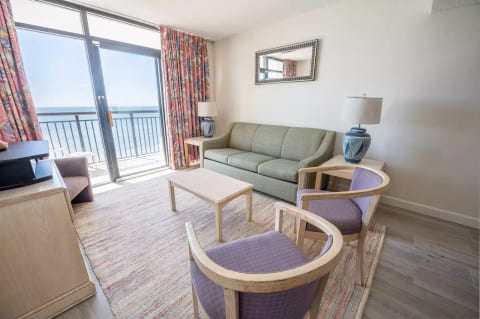 Amazing views of the Ocean from the Livingroom!