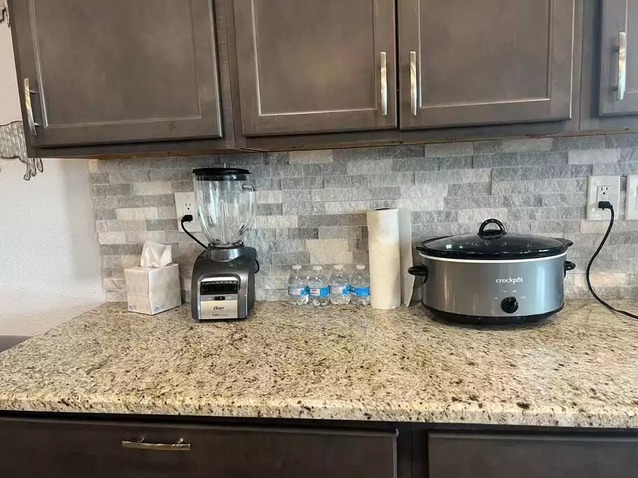 Essential kitchen appliances Essential kitchen appliances - MultiFam Country Home for 20+ guests! Events Ok - Joshua