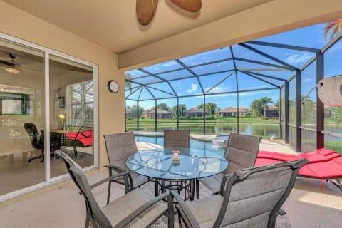 Waterfront Pool Home w/Golf membership, near beach