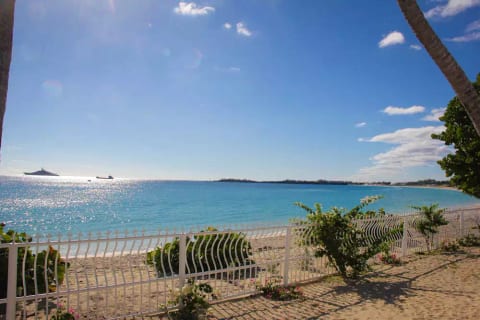 Goldendaze - Simpson Bay Beach