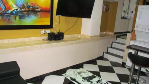 1 bedroom AC 1 block from Park Poblado Security