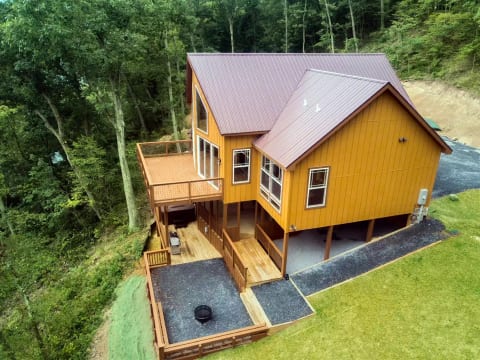 Brand new river-front cabin with ridiculous views and open spaces!