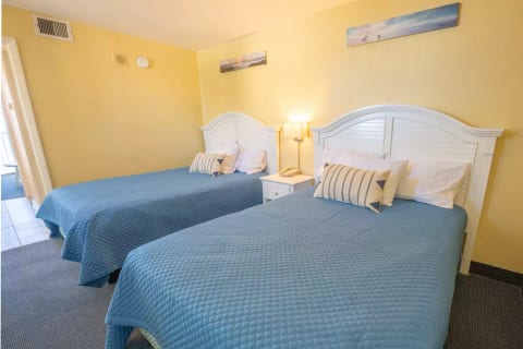 2 Beds in Bedroom
