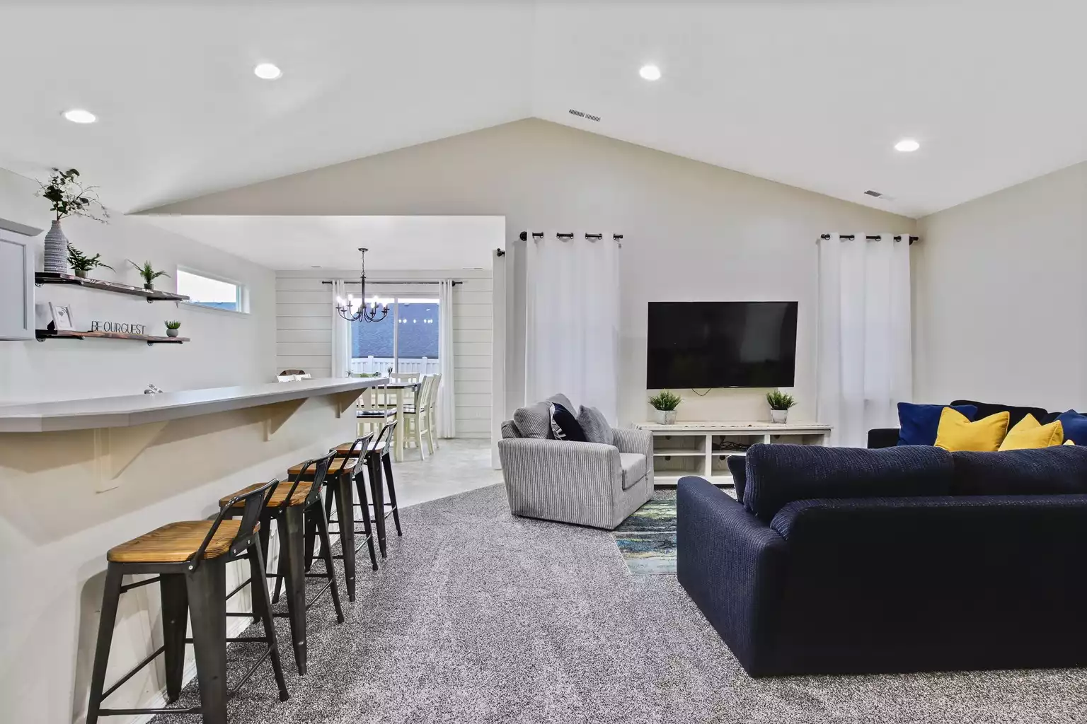 modern-luxurious-4-bedroom-centrally-located-home/