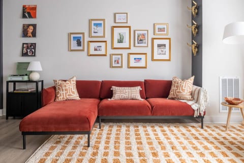 Traveler Oasis: LoSo Loft w/ Rooftop, Free Parking