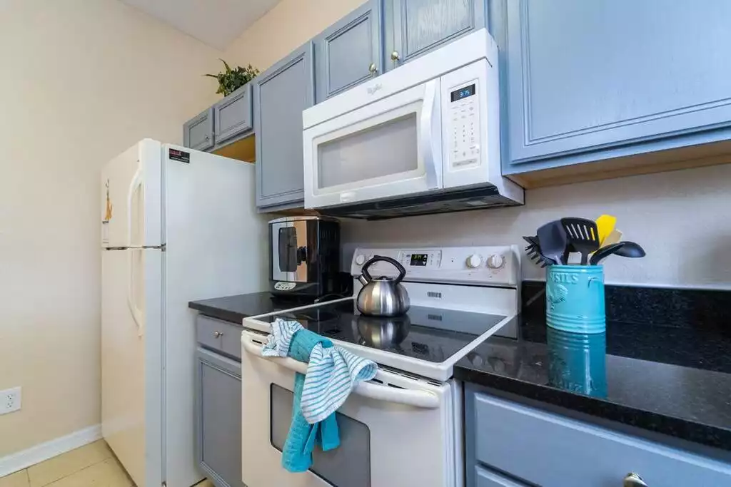 kitchen kitchen - Regal palms home, gated community ,pool (712CAL) - Davenport