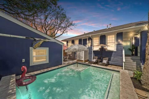 *NEW* Poolside paradise 2 blocks from beach!