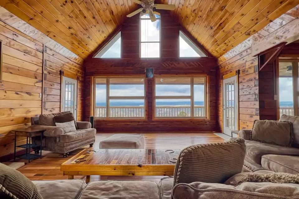 Breathtaking view from the living room of Heber Springs and Greers Ferry Lake.