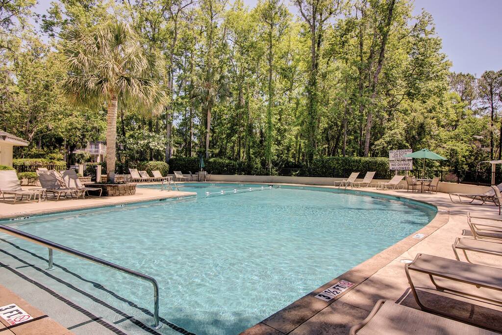 Golfmaster Pool - Golfmaster 305 Pickleball, pet friendly, Shipyard - Hilton Head Island