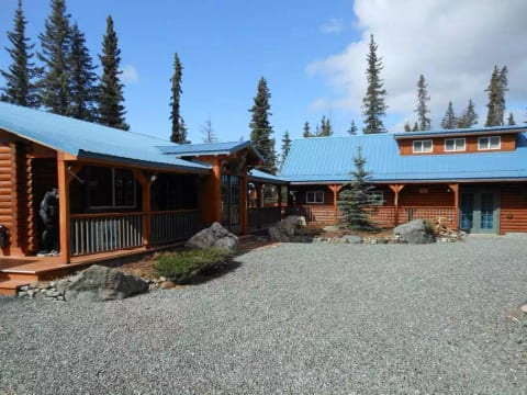 2 Separate rental houses, adjoining