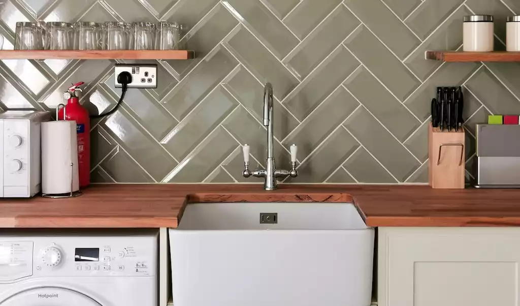 beautiful-6-bedroom-with-9-beds/