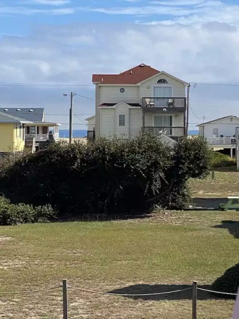 Just one street away from the ocean! Check out that blue water from the deck.
