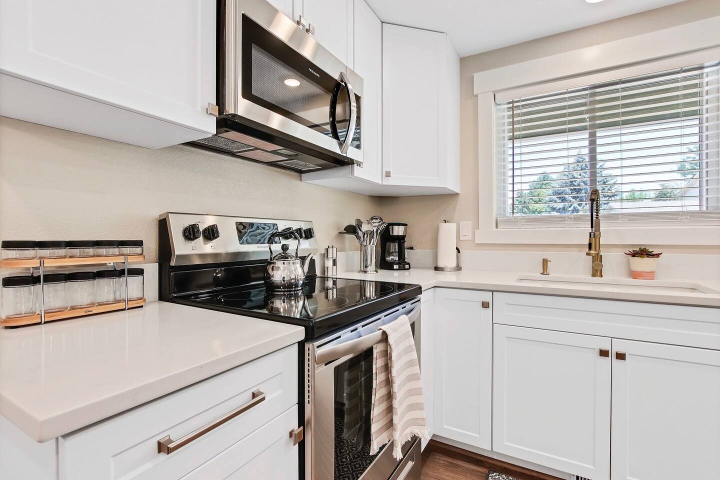 stunning-golf-course-retreat-4br-home/