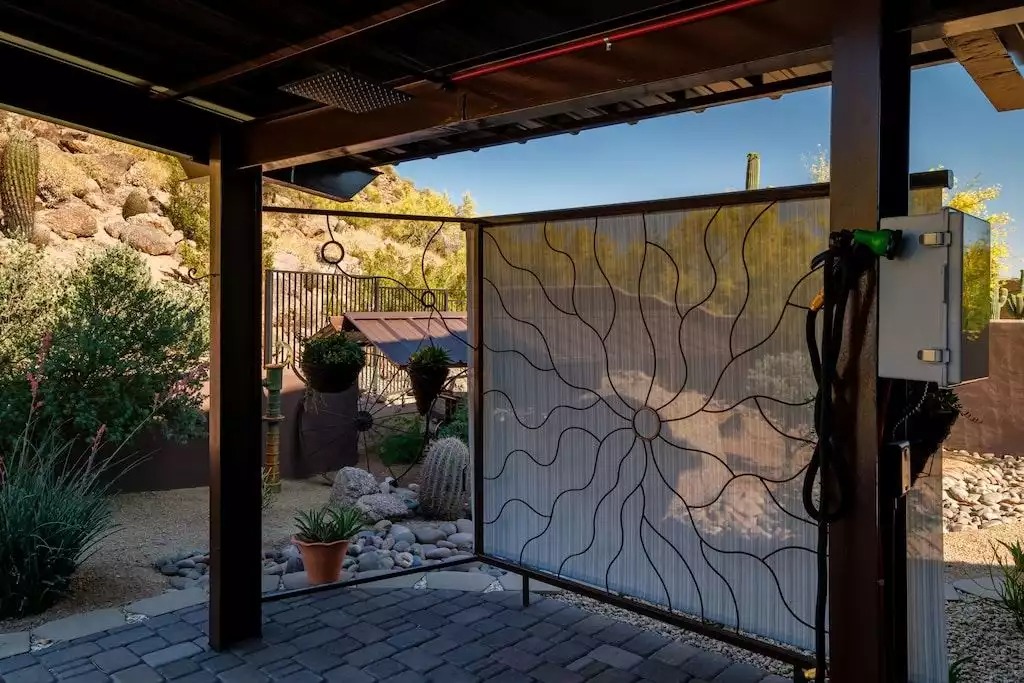 Outside heated shower is brand new!  Built by the owner from steel beams and creative welding - Private Resort! Heated Pool, 4 king beds. Mt views - Mesa