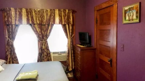 AC, TV, basic cable, wifi