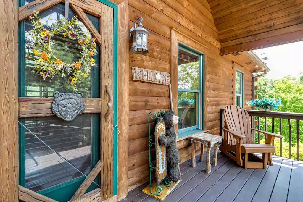 wild-valley-lodge-stunning-views-near-chimney-rock/