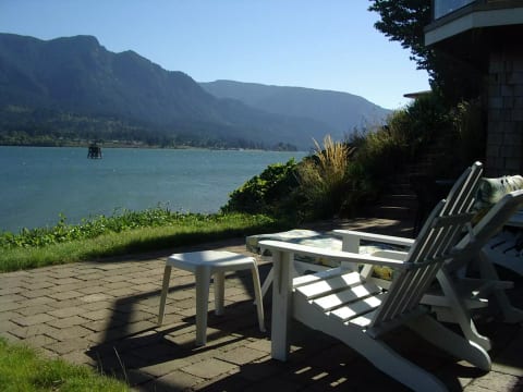 You will have a front row seat to watch all the sailing and other river activities!