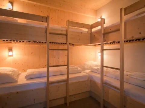 #44 mit Sauna und Sprudelbad innen